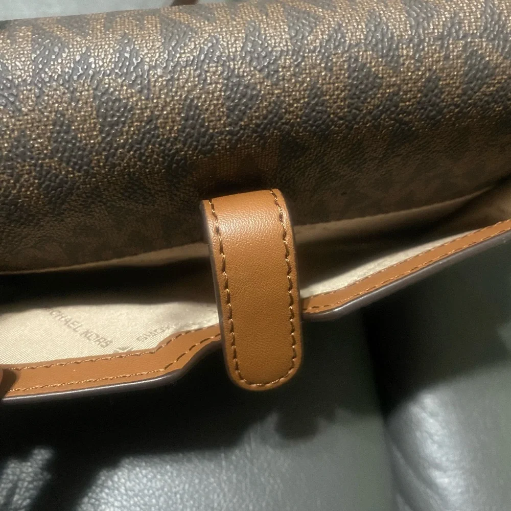 MK Wallet - Picture 3 of 5